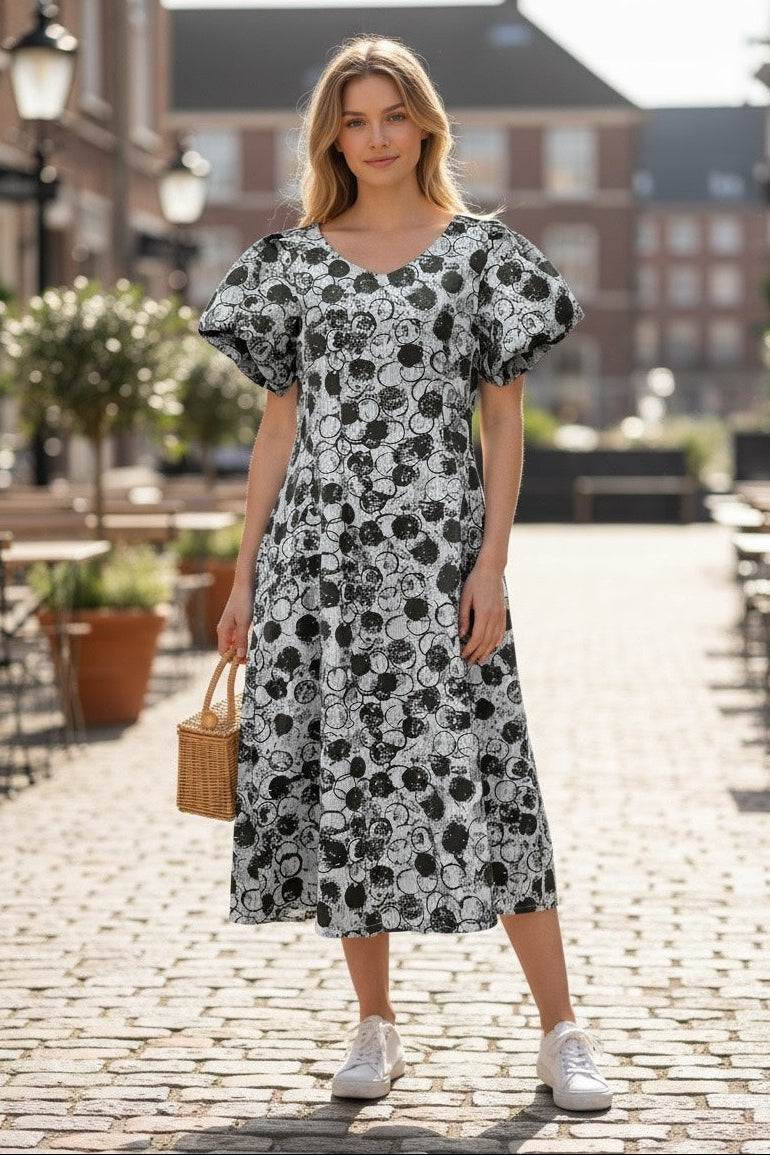 パフ袖Aラインワンピース