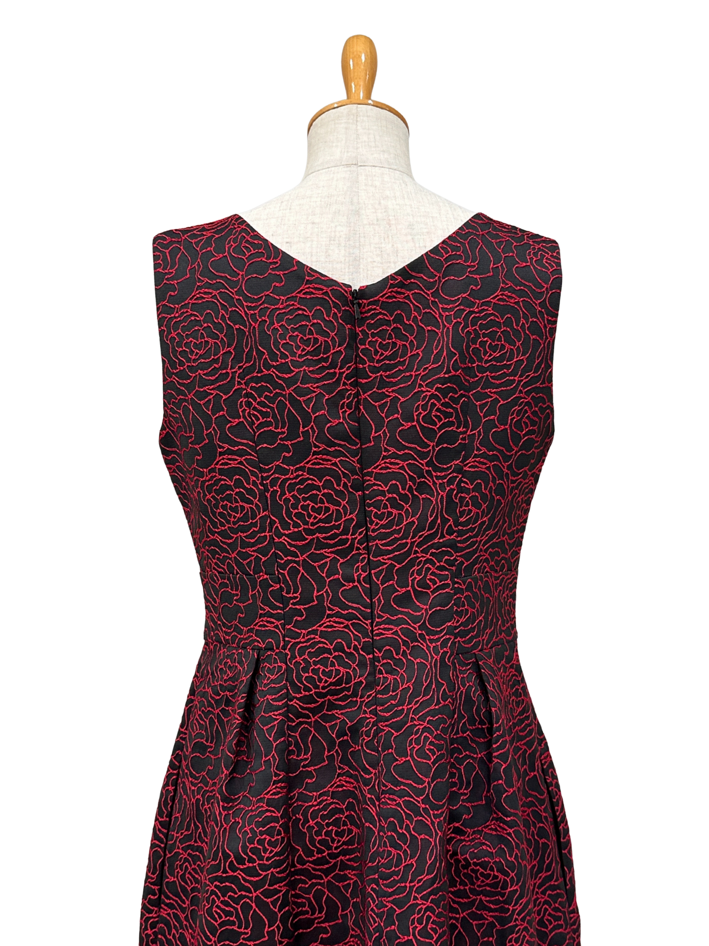 刺繍タックワンピース