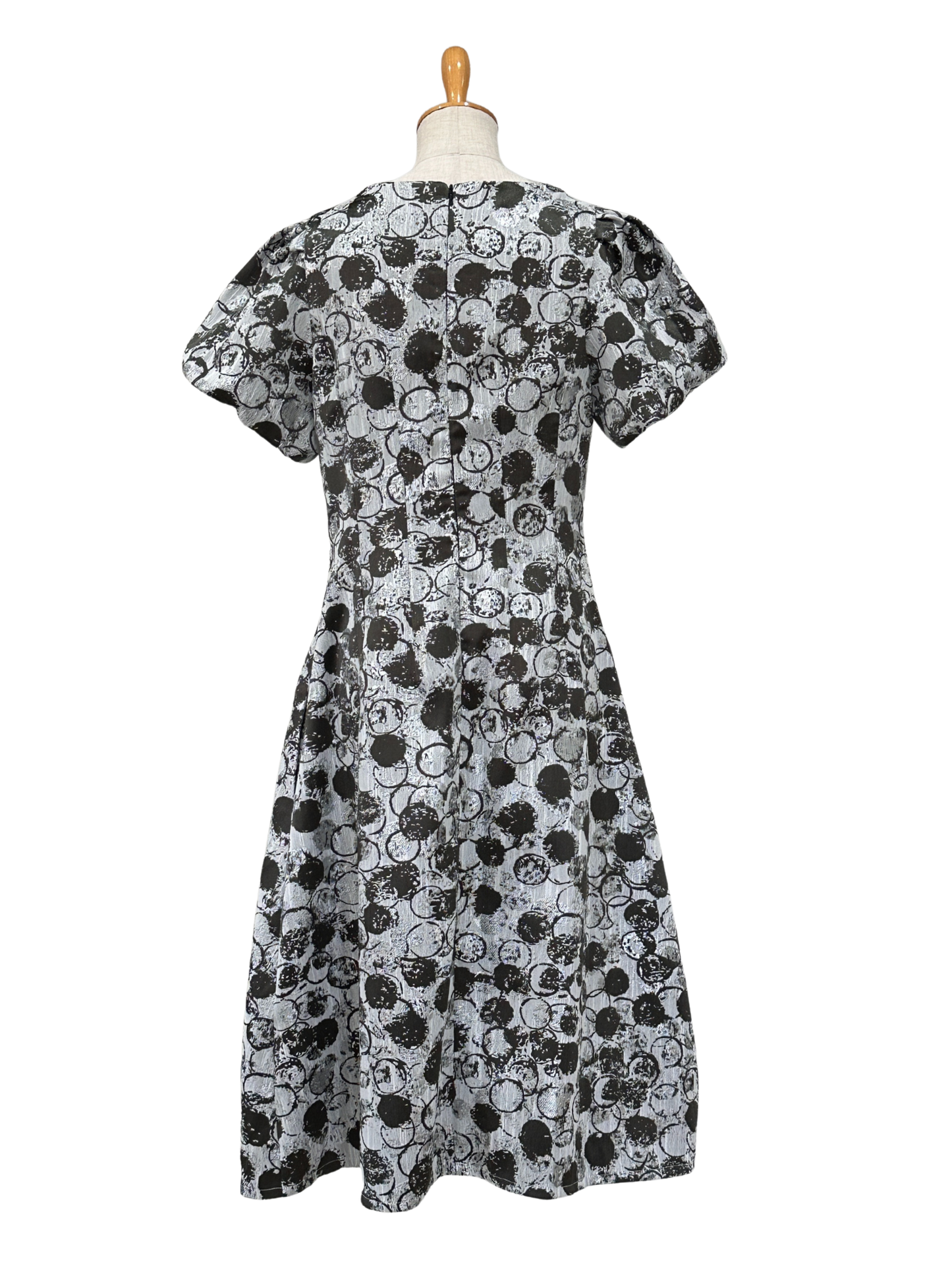 パフ袖Aラインワンピース