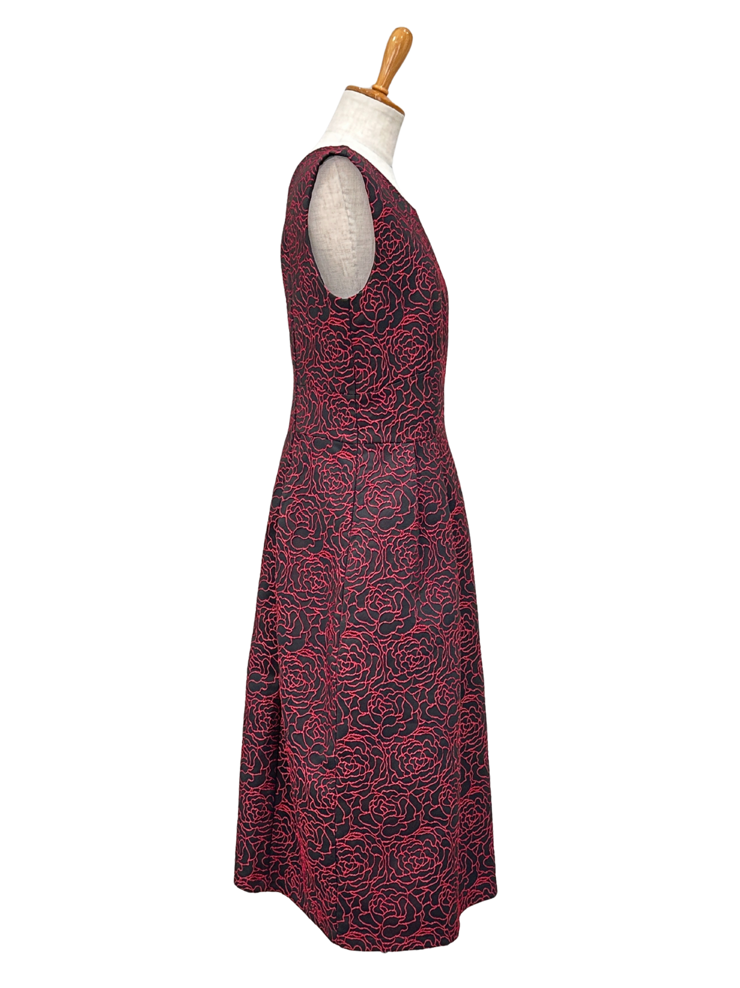 刺繍タックワンピース